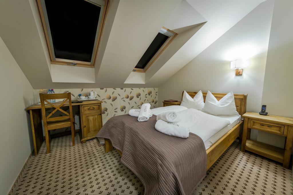 Single Room,402880641:JPEG